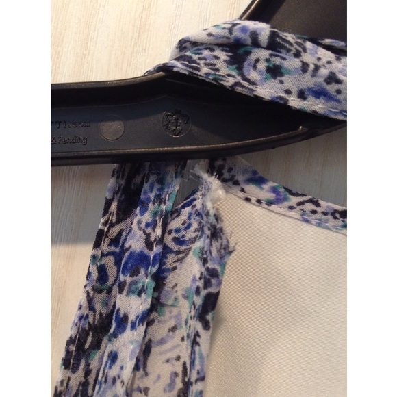 💕BCBGENERATION💕 Halter Lace Floral Maxi Dress - Picture 5 of 6